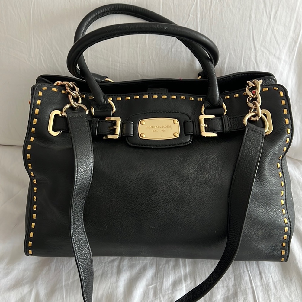 Big black purse Michael Kors with cross body strap